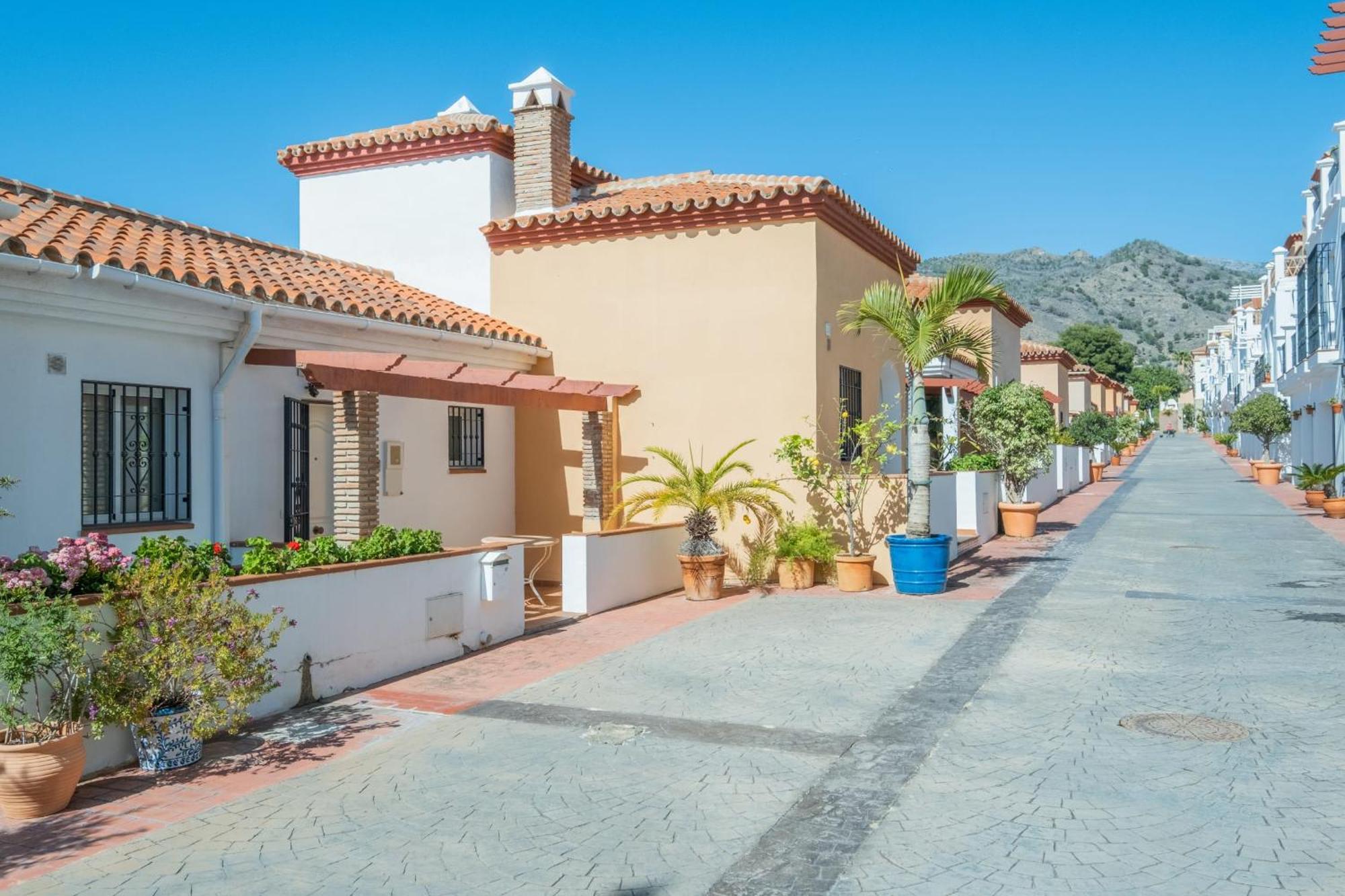 Aljamar 24 Comfortable House Near Burriana Beach Nerja Exterior photo